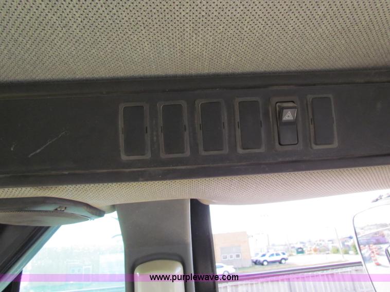 image for item E8169 1999 Caterpillar 950G wheel loader