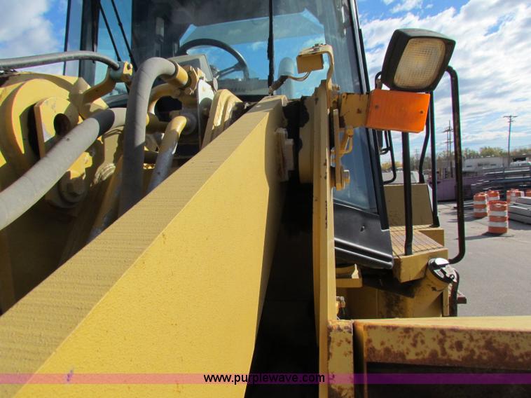 image for item E8169 1999 Caterpillar 950G wheel loader
