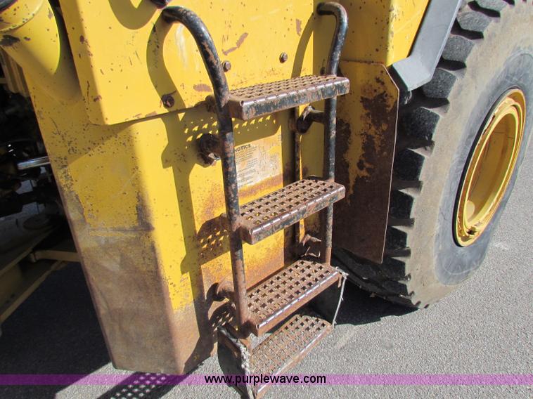 image for item E8169 1999 Caterpillar 950G wheel loader