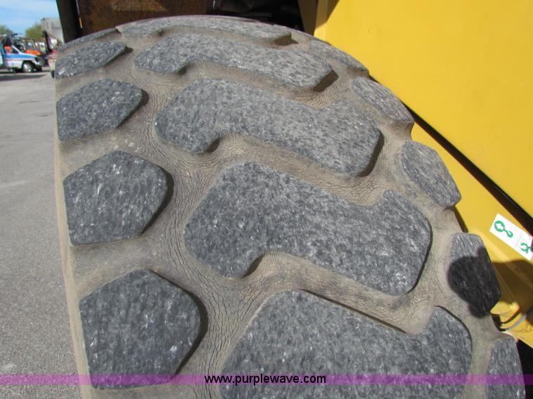 image for item E8169 1999 Caterpillar 950G wheel loader