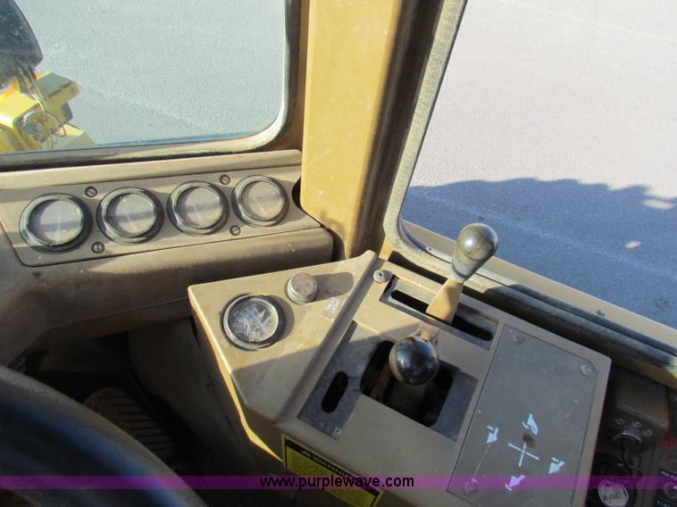 image for item E8172 1993 Caterpillar 936F articulated wheel loader