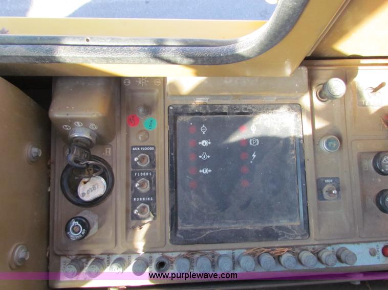 image for item E8172 1993 Caterpillar 936F articulated wheel loader