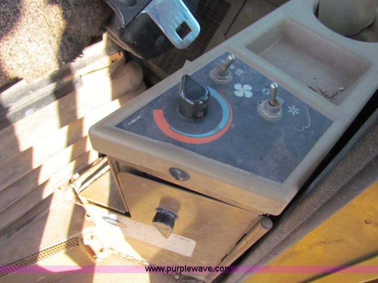 image for item E8172 1993 Caterpillar 936F articulated wheel loader