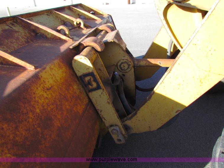 image for item E8172 1993 Caterpillar 936F articulated wheel loader