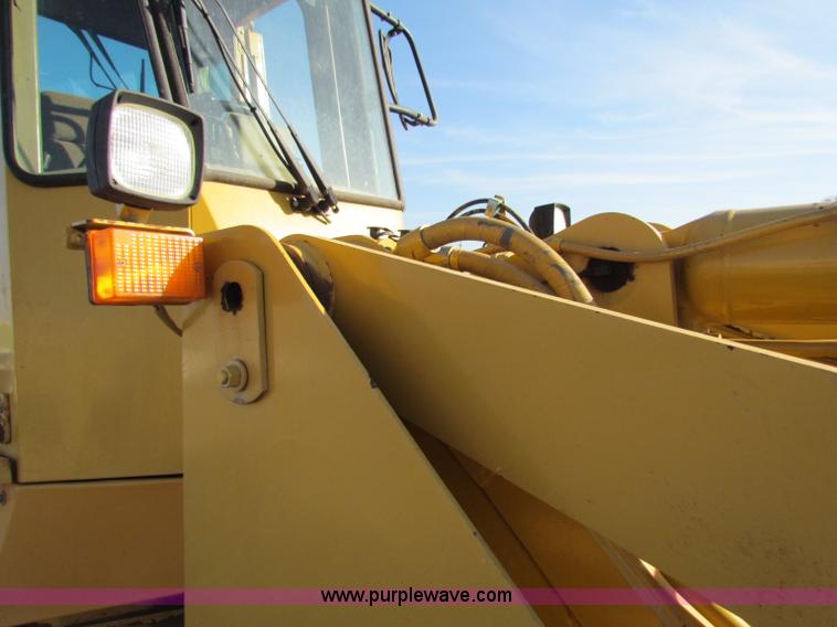 image for item E8172 1993 Caterpillar 936F articulated wheel loader