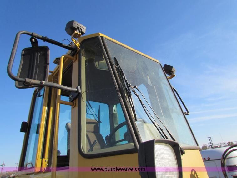 image for item E8172 1993 Caterpillar 936F articulated wheel loader