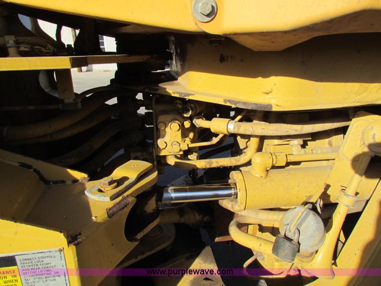 image for item E8172 1993 Caterpillar 936F articulated wheel loader