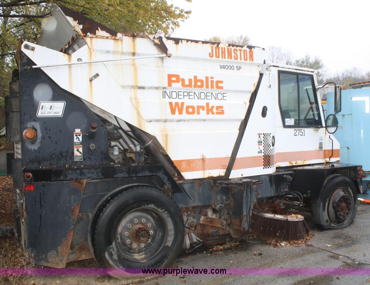 image for item F2509 1995 Johnston V4000 SP street sweeper
