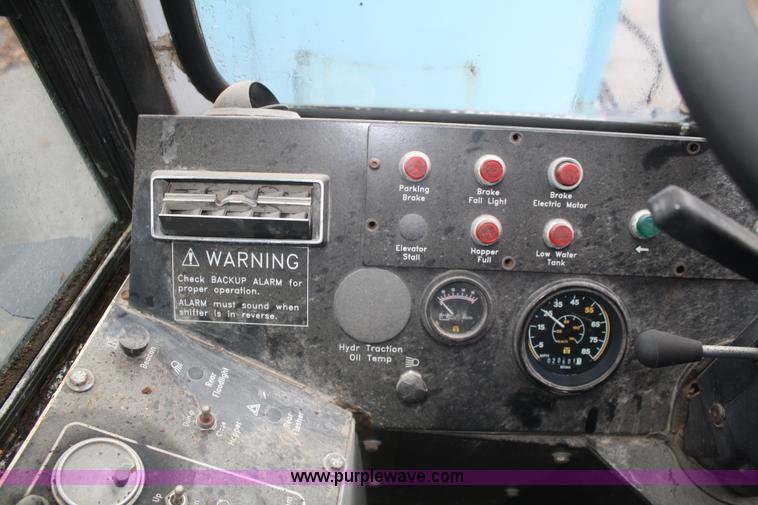 image for item F2509 1995 Johnston V4000 SP street sweeper