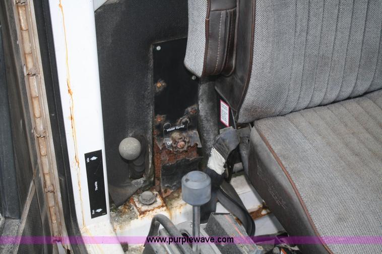 image for item F2509 1995 Johnston V4000 SP street sweeper