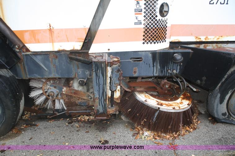 image for item F2509 1995 Johnston V4000 SP street sweeper