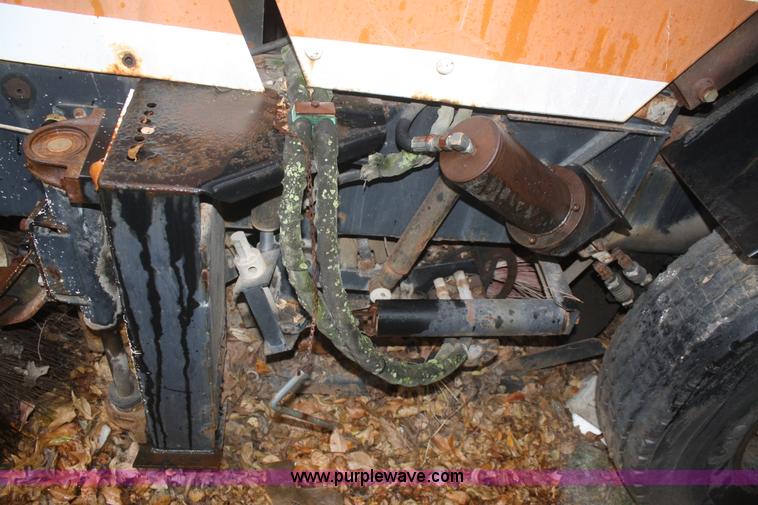image for item F2509 1995 Johnston V4000 SP street sweeper