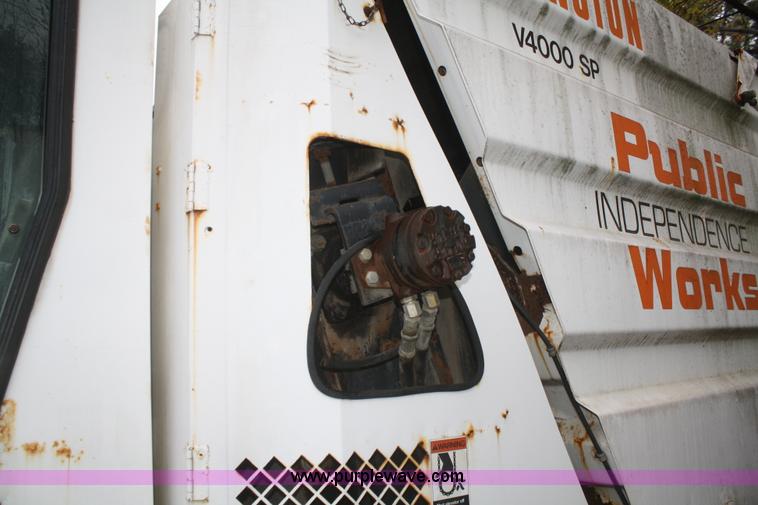 image for item F2509 1995 Johnston V4000 SP street sweeper