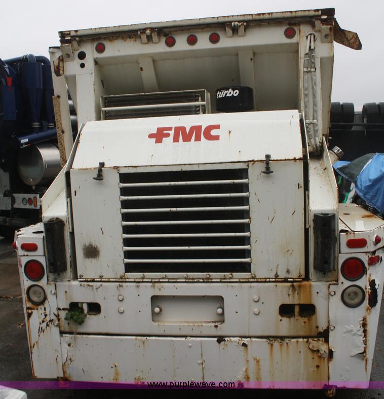 image for item F2510 1991 FMC Vanguard V4000 SP street sweeper