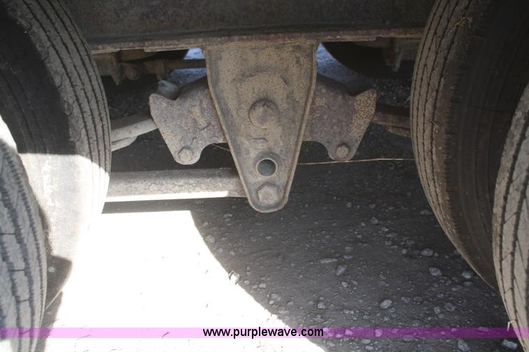 image for item F2706 1998 Trail King TK40LP-260 flatbed trailer