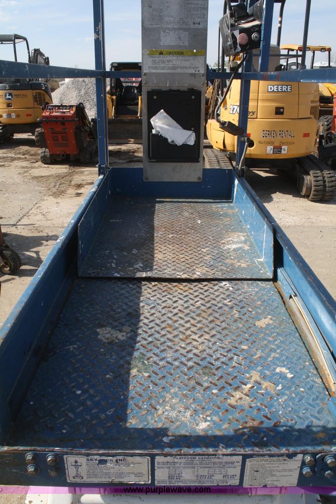 image for item F2715 1994 Skyjack M3015 electric scissor lift