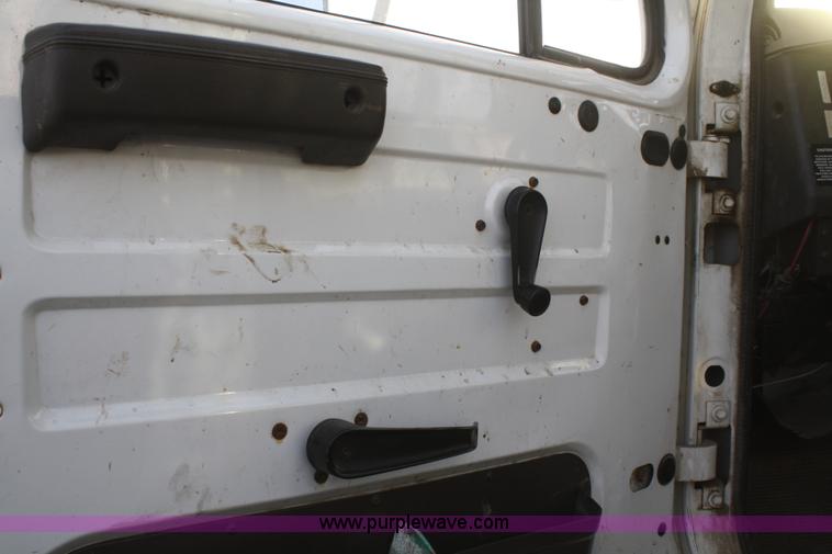 image for item F2738 2001 International 4700 digger derrick truck