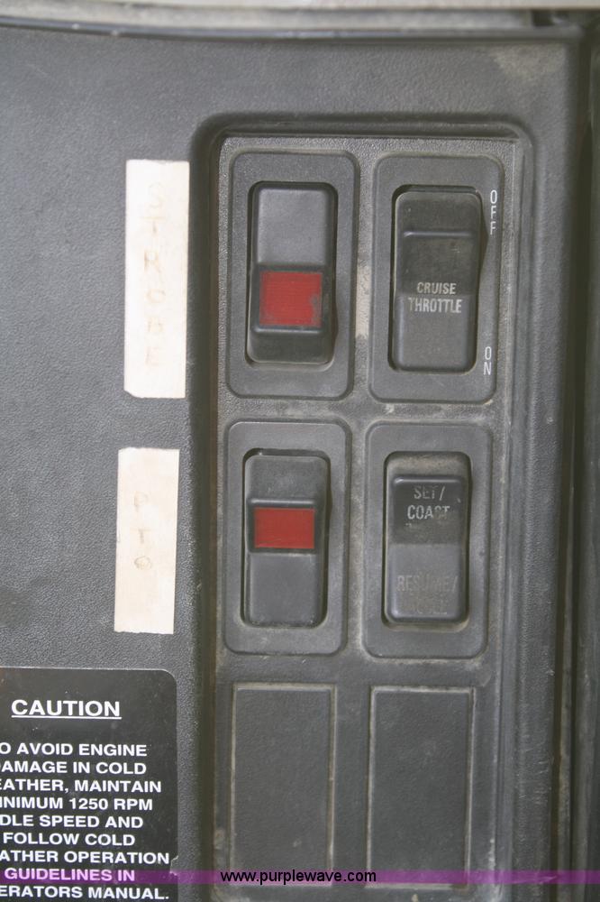 image for item F2738 2001 International 4700 digger derrick truck