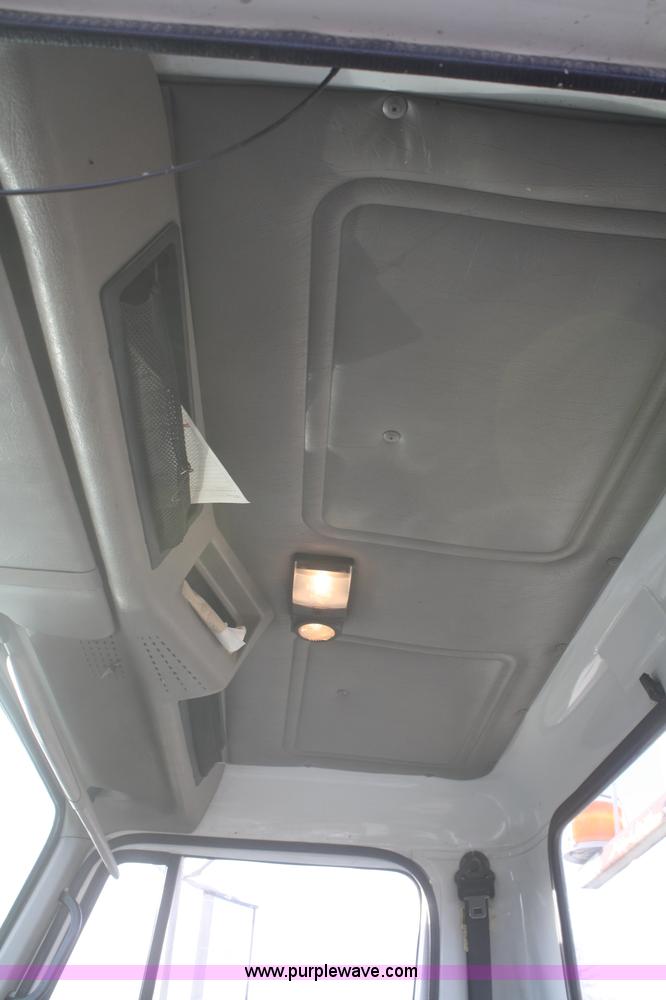 image for item F2738 2001 International 4700 digger derrick truck