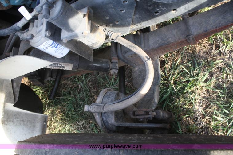 image for item F2738 2001 International 4700 digger derrick truck