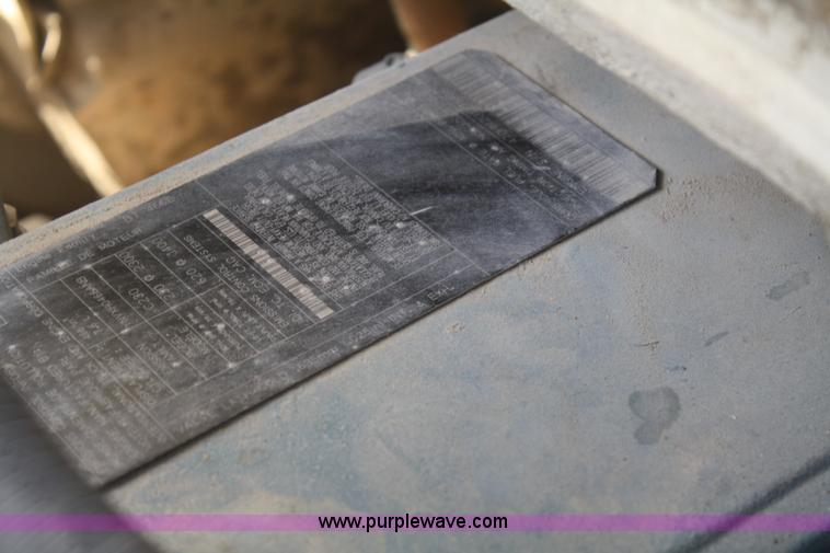 image for item F2738 2001 International 4700 digger derrick truck