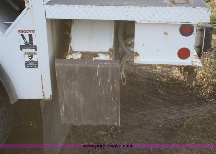 image for item F2738 2001 International 4700 digger derrick truck