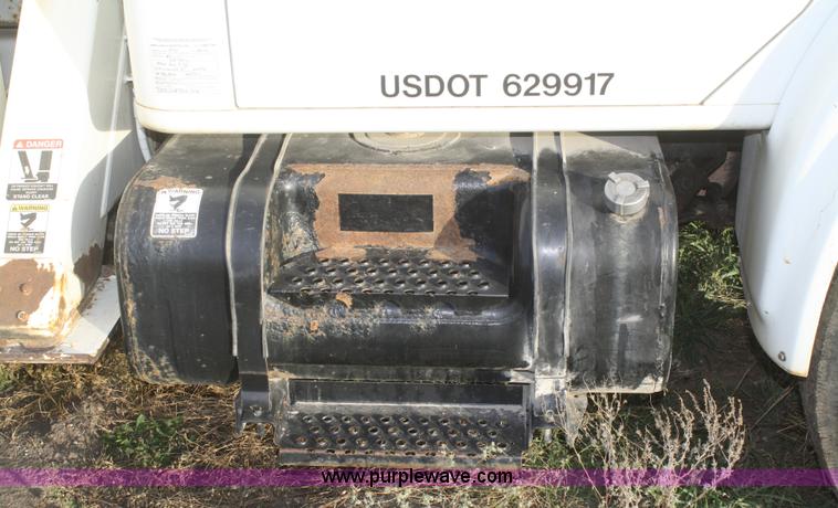 image for item F2738 2001 International 4700 digger derrick truck