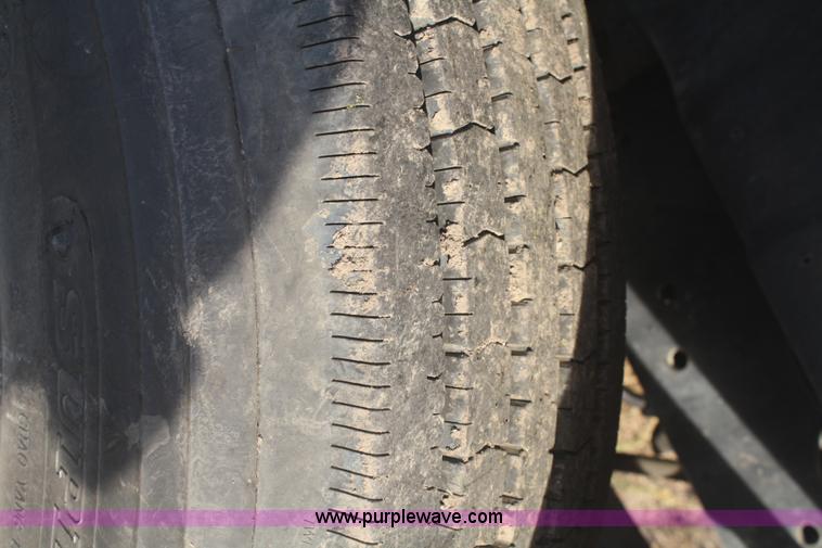 image for item F2738 2001 International 4700 digger derrick truck