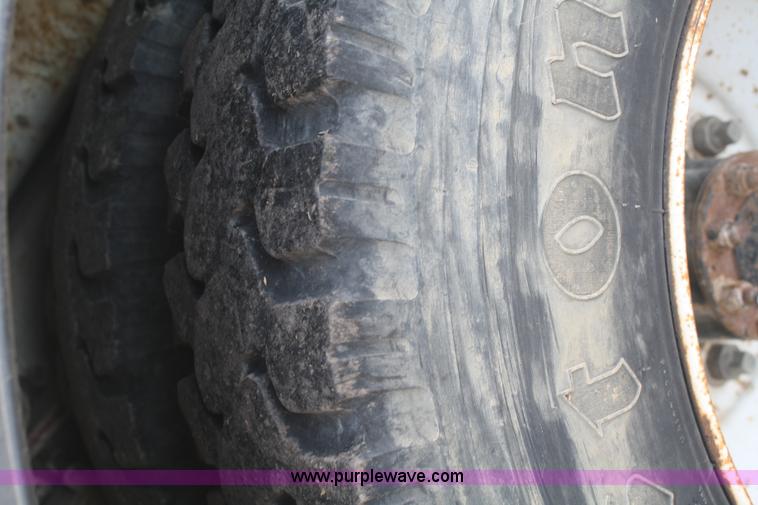 image for item F2738 2001 International 4700 digger derrick truck