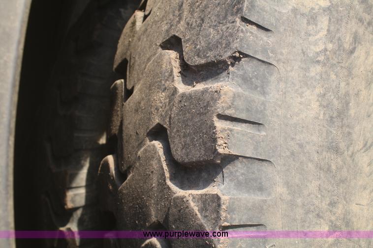 image for item F2738 2001 International 4700 digger derrick truck