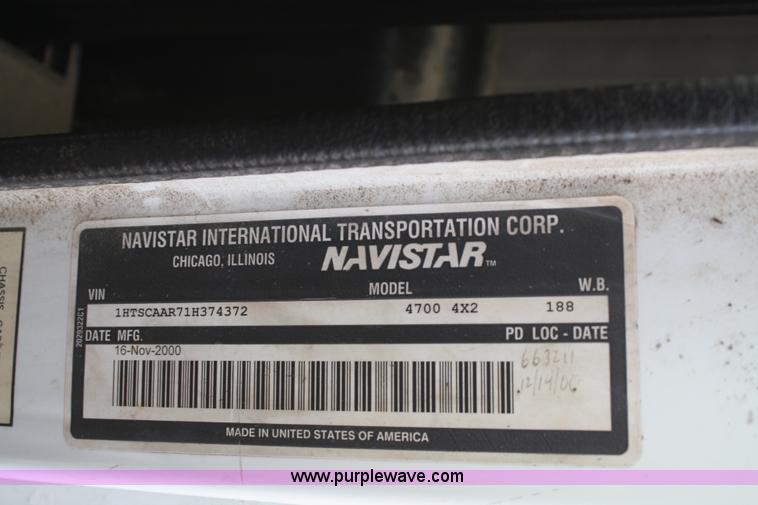 image for item F2738 2001 International 4700 digger derrick truck