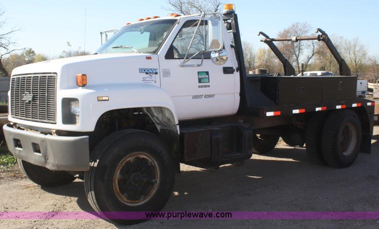 image for item F2745 1991 Chevrolet Kodiak flatbed truck