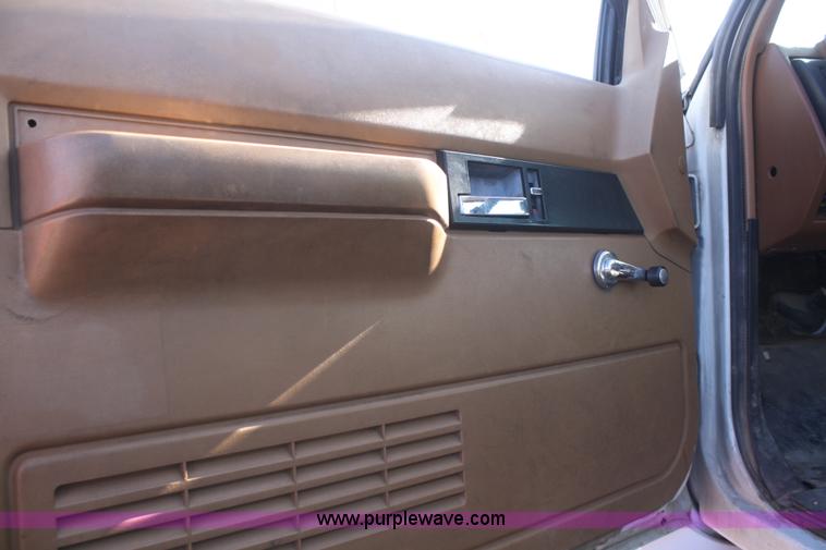 image for item F2745 1991 Chevrolet Kodiak flatbed truck