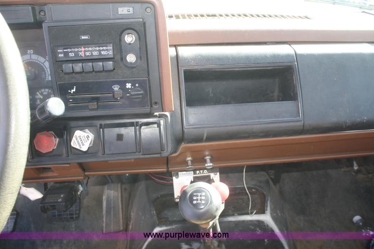 image for item F2745 1991 Chevrolet Kodiak flatbed truck