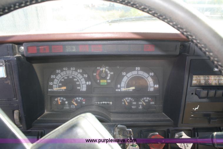 image for item F2745 1991 Chevrolet Kodiak flatbed truck