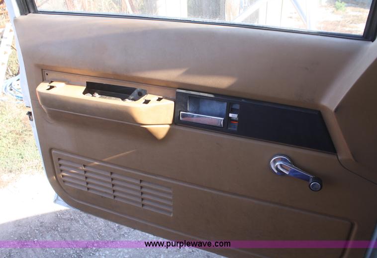 image for item F2745 1991 Chevrolet Kodiak flatbed truck