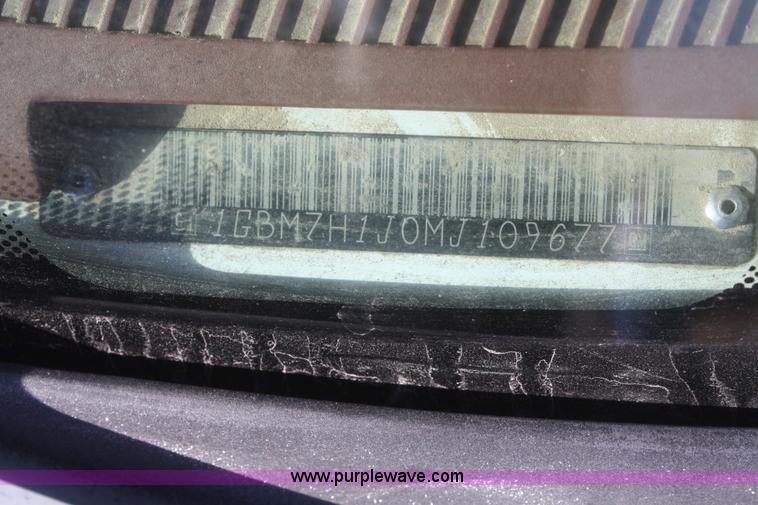 image for item F2745 1991 Chevrolet Kodiak flatbed truck