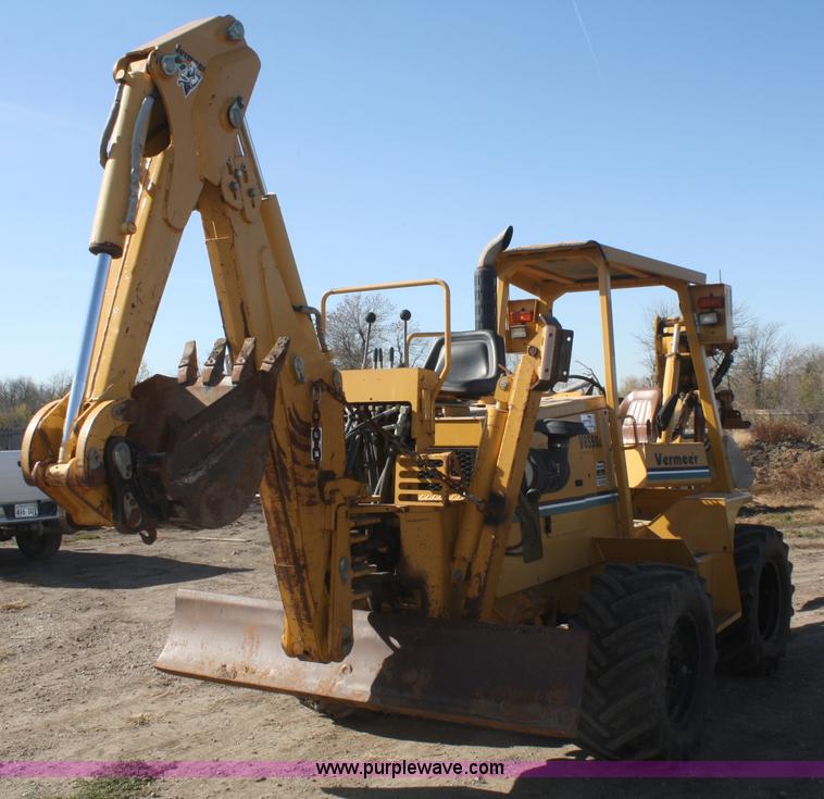 image for item F2747 Vermeer V8550A cable plow