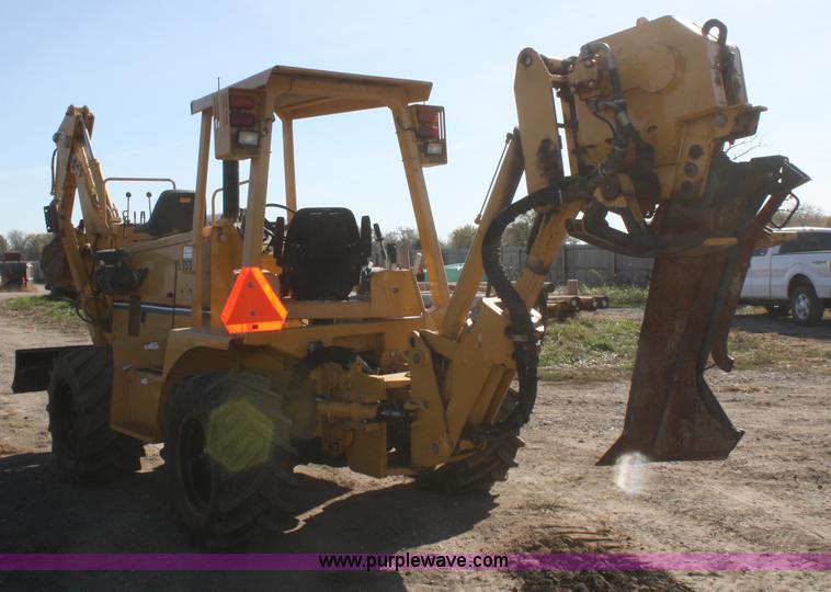 image for item F2747 Vermeer V8550A cable plow