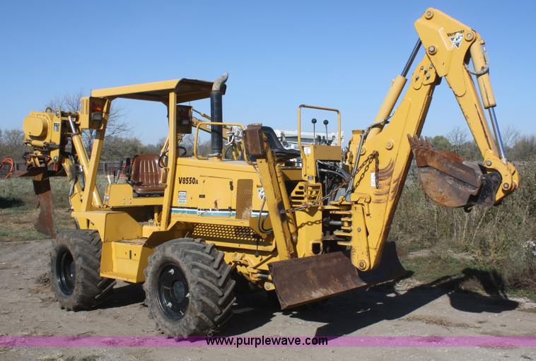 image for item F2747 Vermeer V8550A cable plow