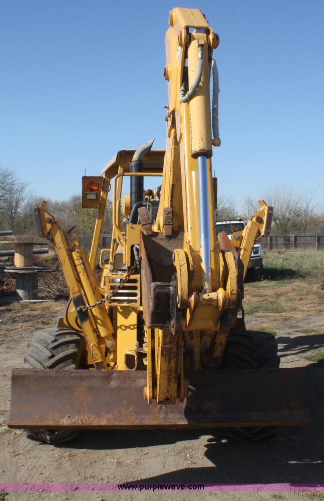 image for item F2747 Vermeer V8550A cable plow