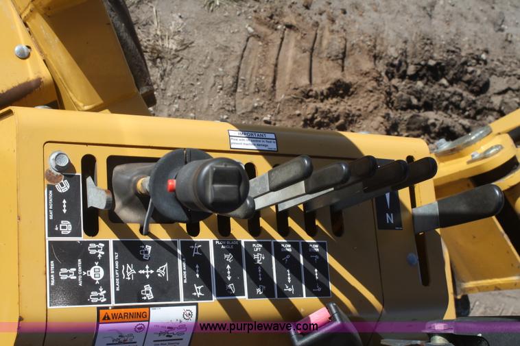 image for item F2747 Vermeer V8550A cable plow