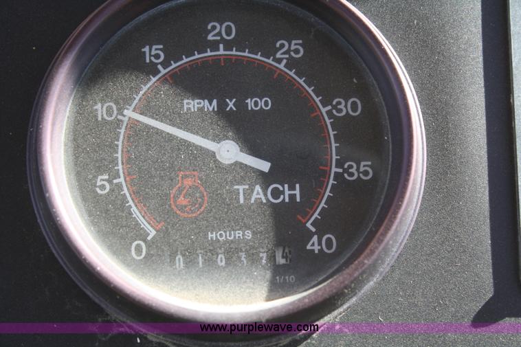 image for item F2747 Vermeer V8550A cable plow