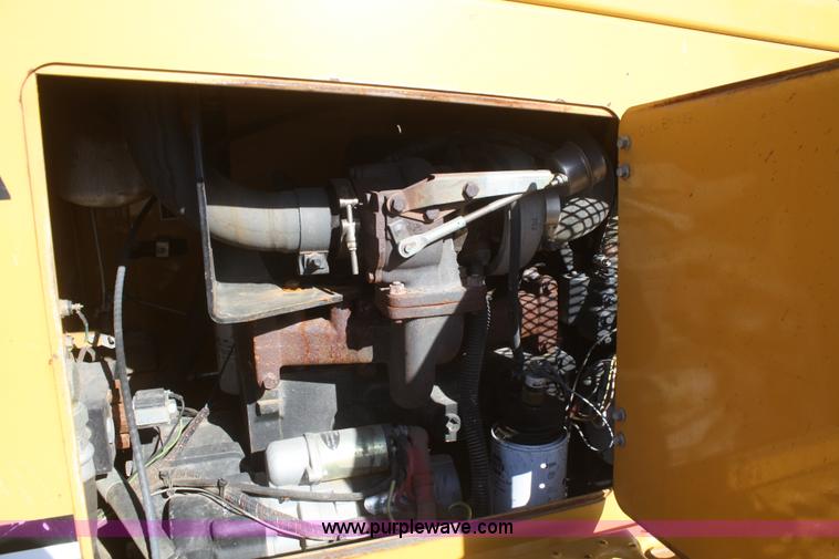 image for item F2747 Vermeer V8550A cable plow