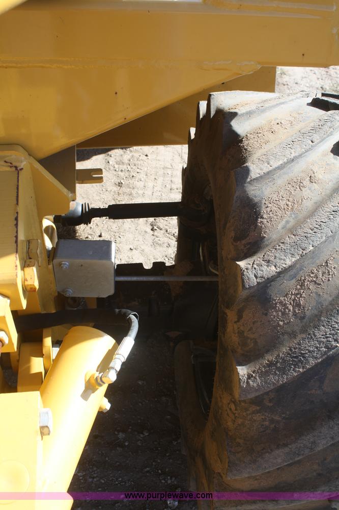 image for item F2747 Vermeer V8550A cable plow