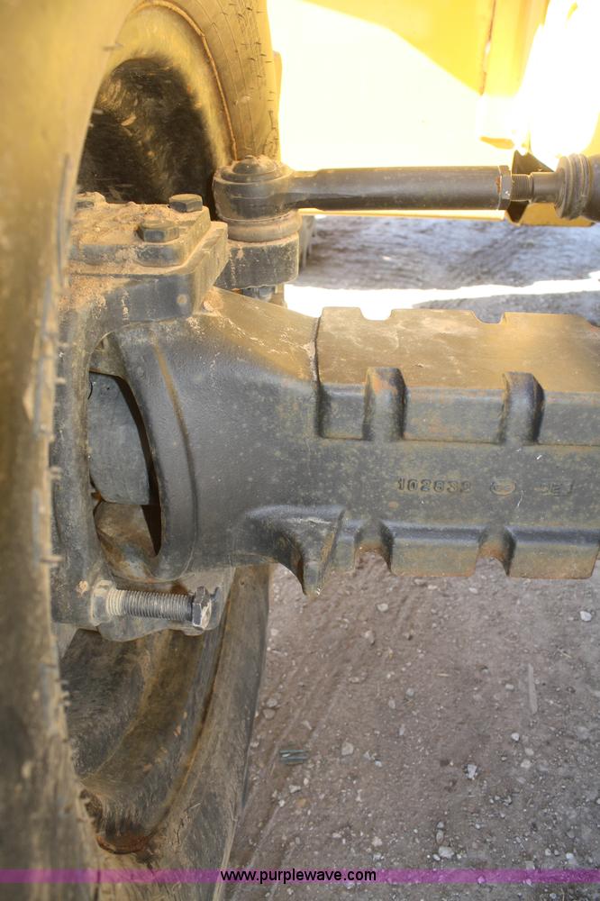 image for item F2747 Vermeer V8550A cable plow