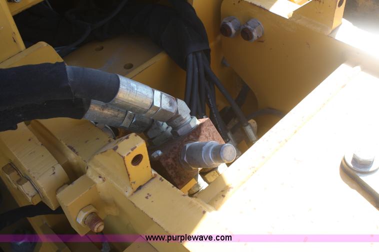 image for item F2747 Vermeer V8550A cable plow