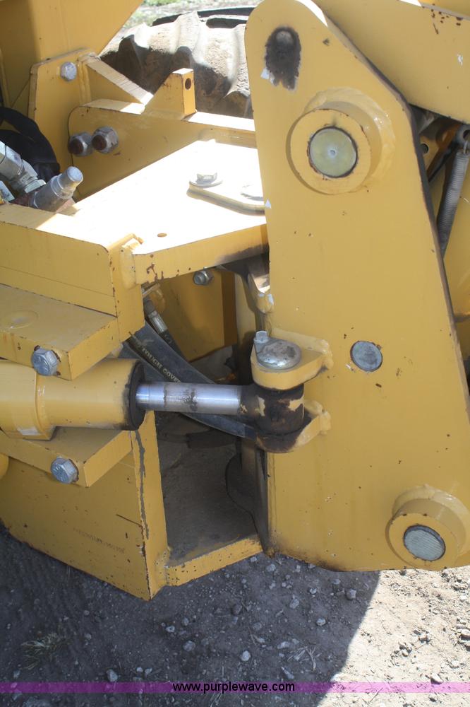 image for item F2747 Vermeer V8550A cable plow