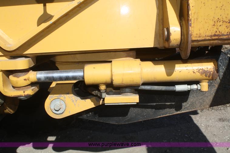 image for item F2747 Vermeer V8550A cable plow