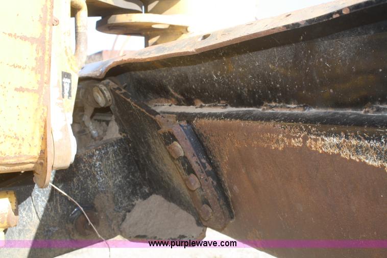 image for item F2747 Vermeer V8550A cable plow